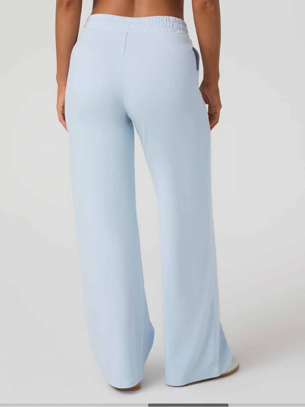 Vuori halo essential wide leg pant size medium. Soft sky Heather - Picture 2 of 4